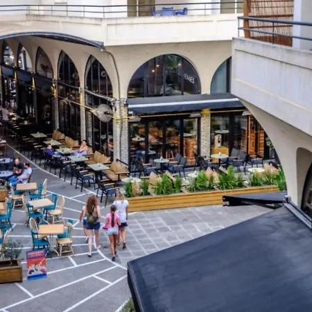 The Catherine דירה לרנקה